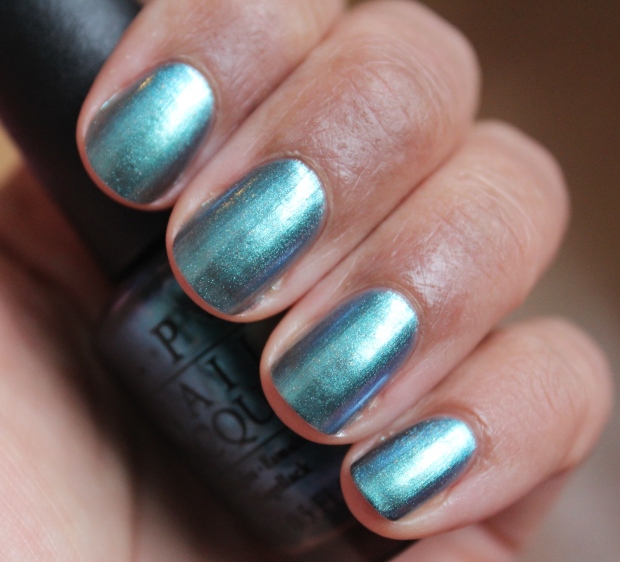 OPI this color's making waves swatch